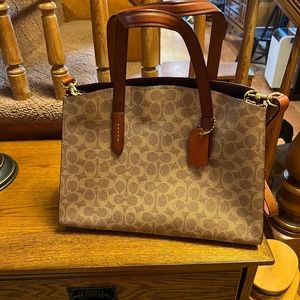 Coach tote signature gently used